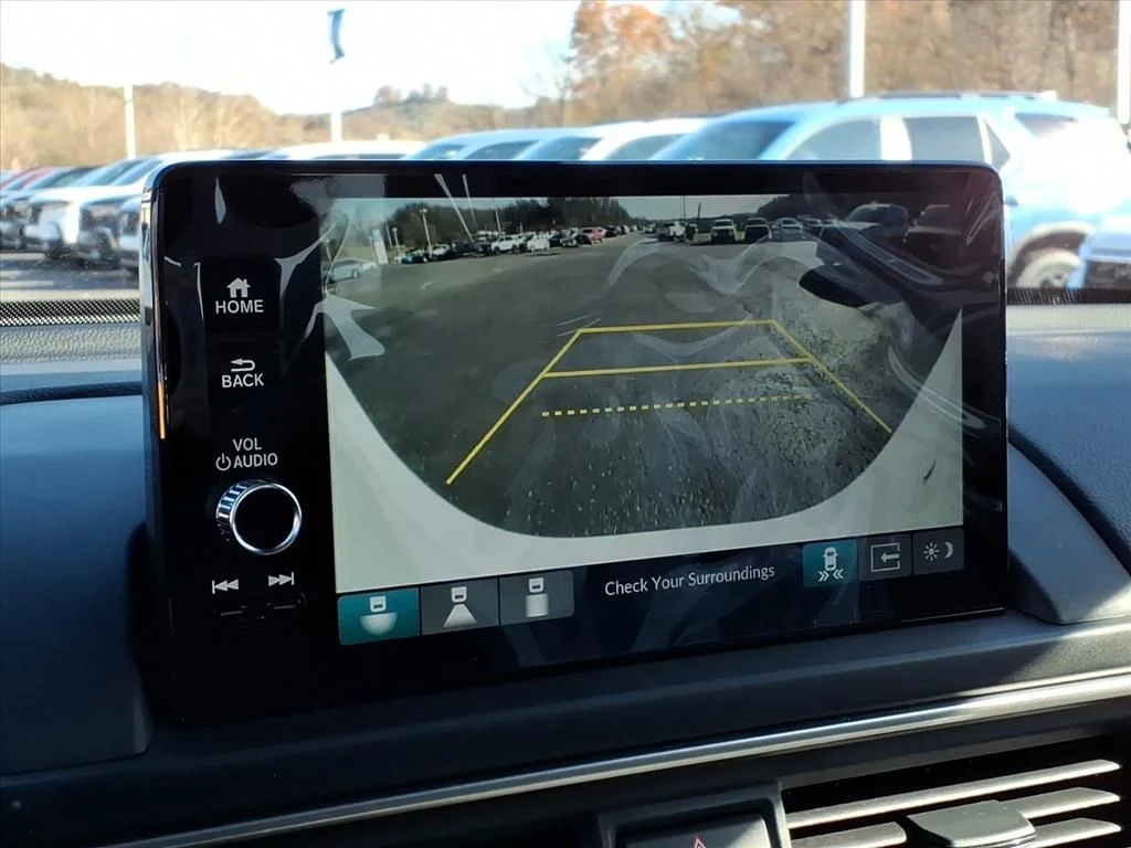 Used 2025 White Honda EX-L image 14