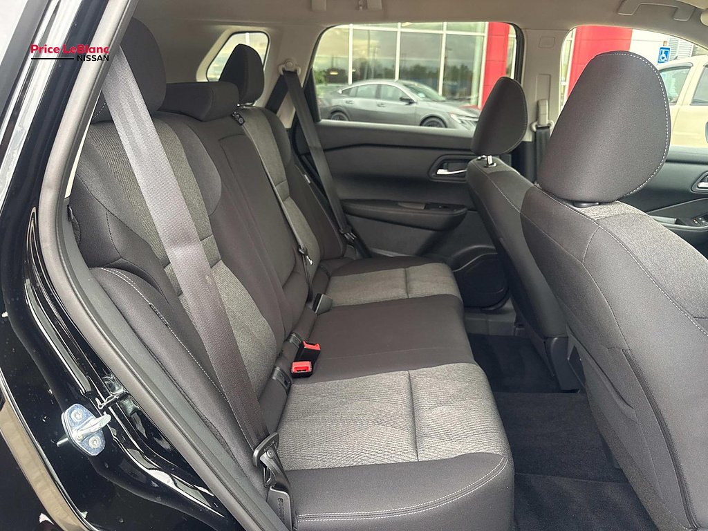 Certified Used 2025  Nissan SV image 8