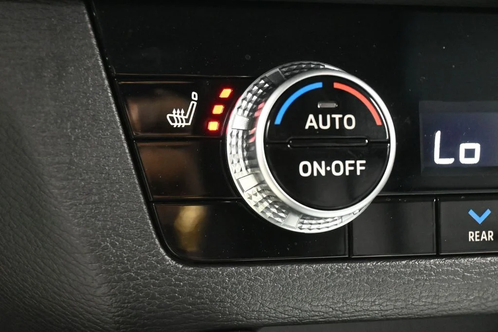 Used 2024 White Mitsubishi SEL image 21