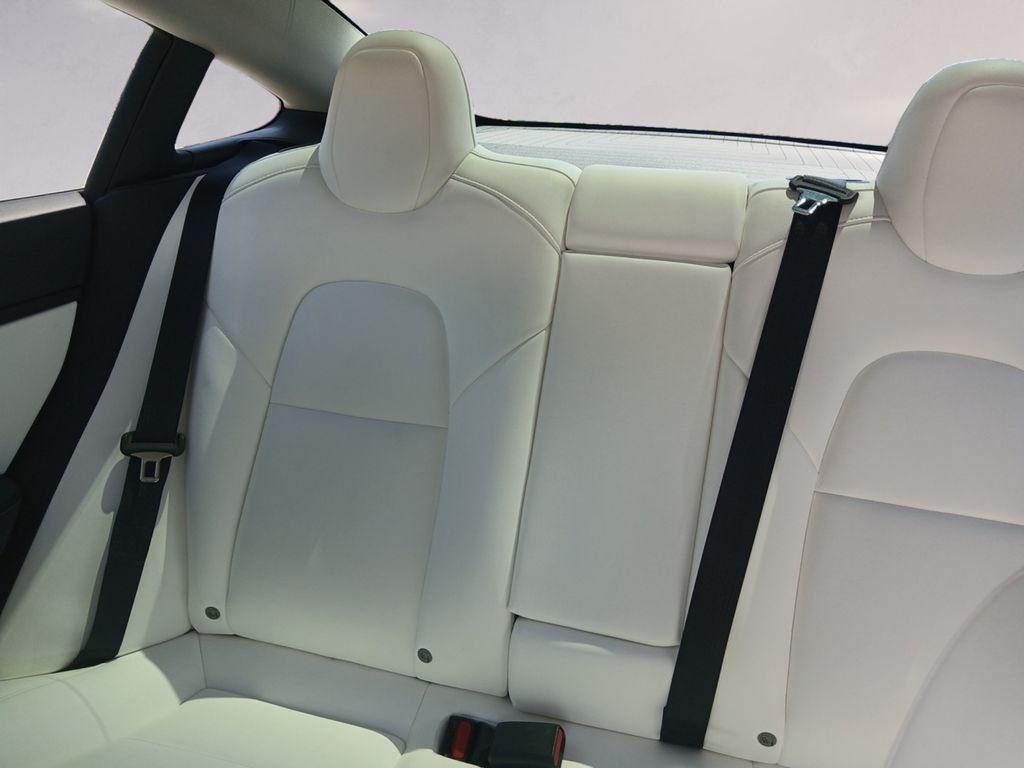 Used 2019  Tesla Long Range image 16