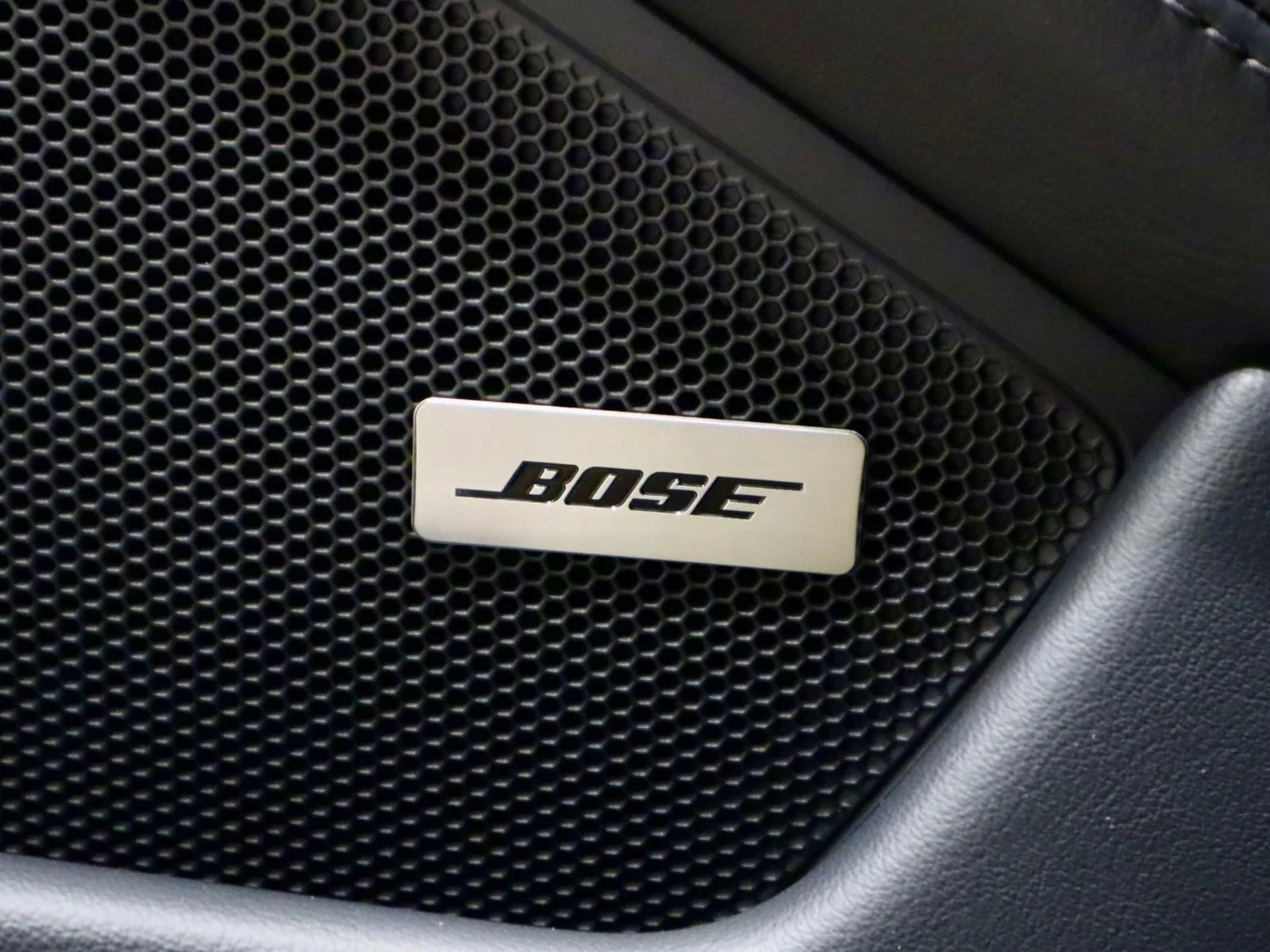 Used 2025 White Porsche Carrera Coupe image 24