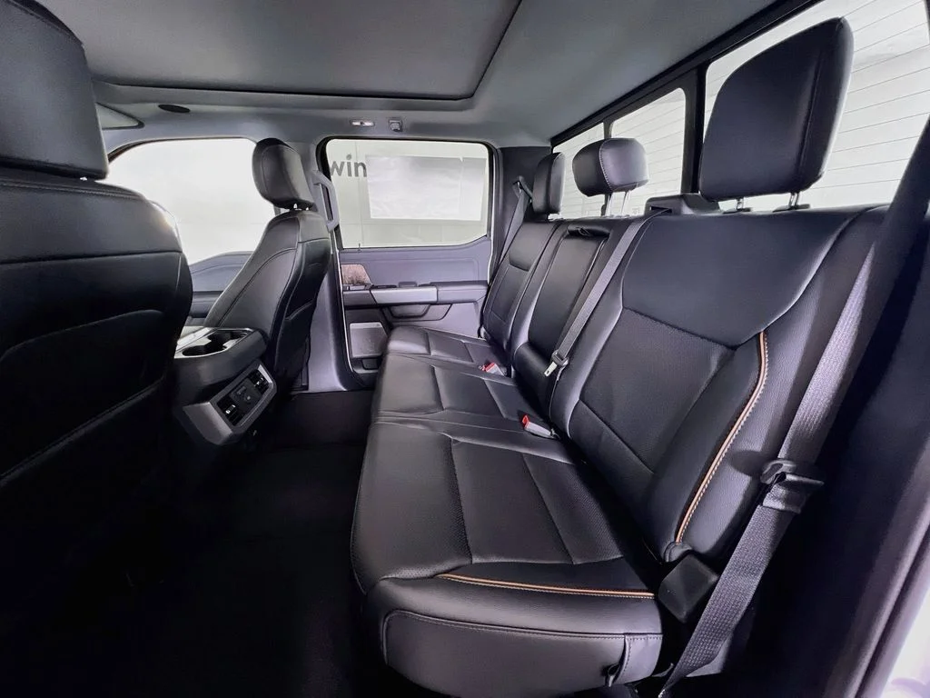 New 2026 Oxford White Ford Lariat image 29