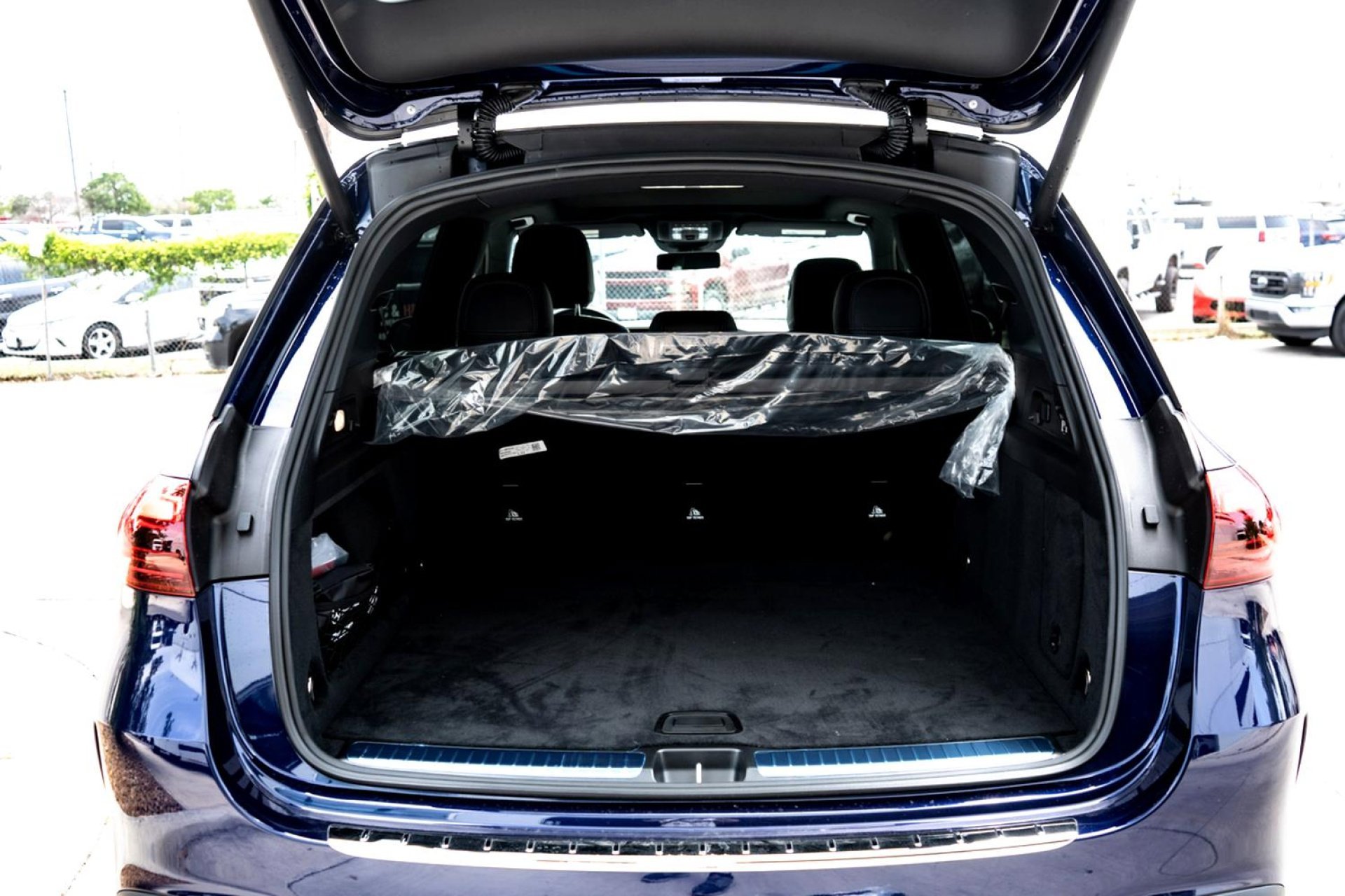 New 2025 MANUFAKTUR Signature Mystic Blue Metallic Mercedes-Benz AMG® GLE 53 4MATIC+ SUV image 29