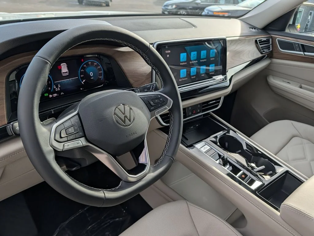 New 2026 White/off-white Volkswagen 2.0T SE w/Technology image 18