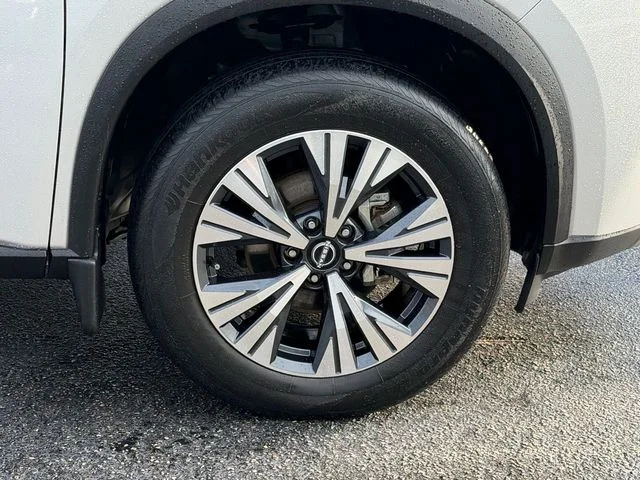 Used 2022 Silver Nissan SV image 9