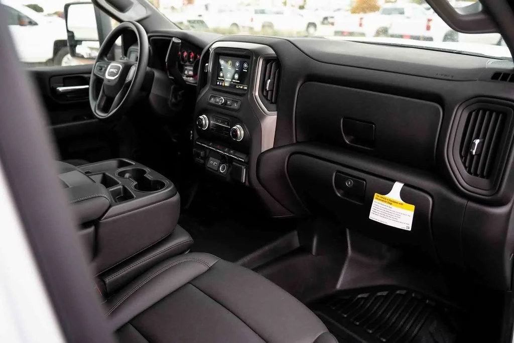 2025 GMC Sierra 2500HD Pro - Photo 29