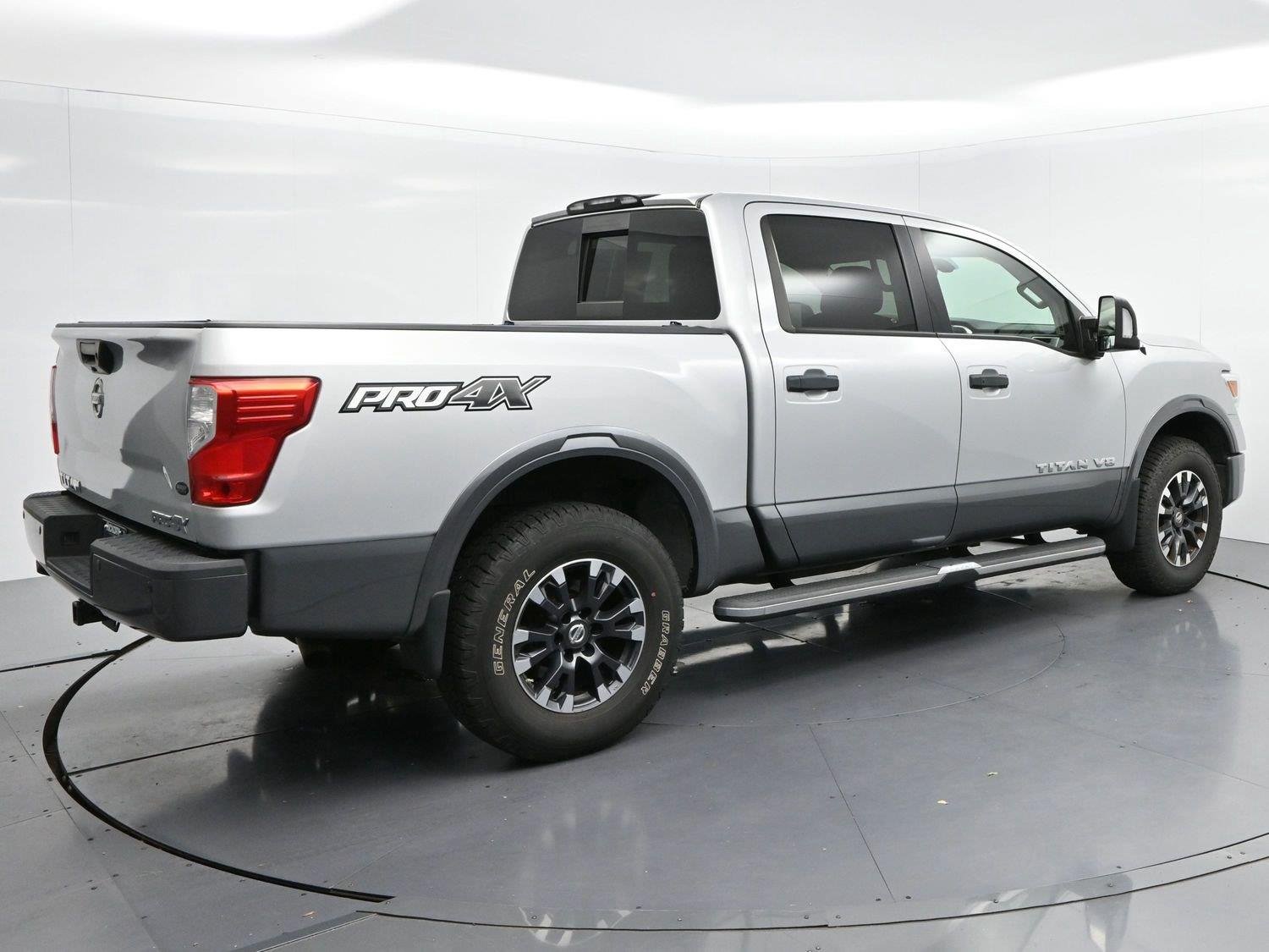Used 2018 Brilliant Silver Nissan PRO-4X image 7