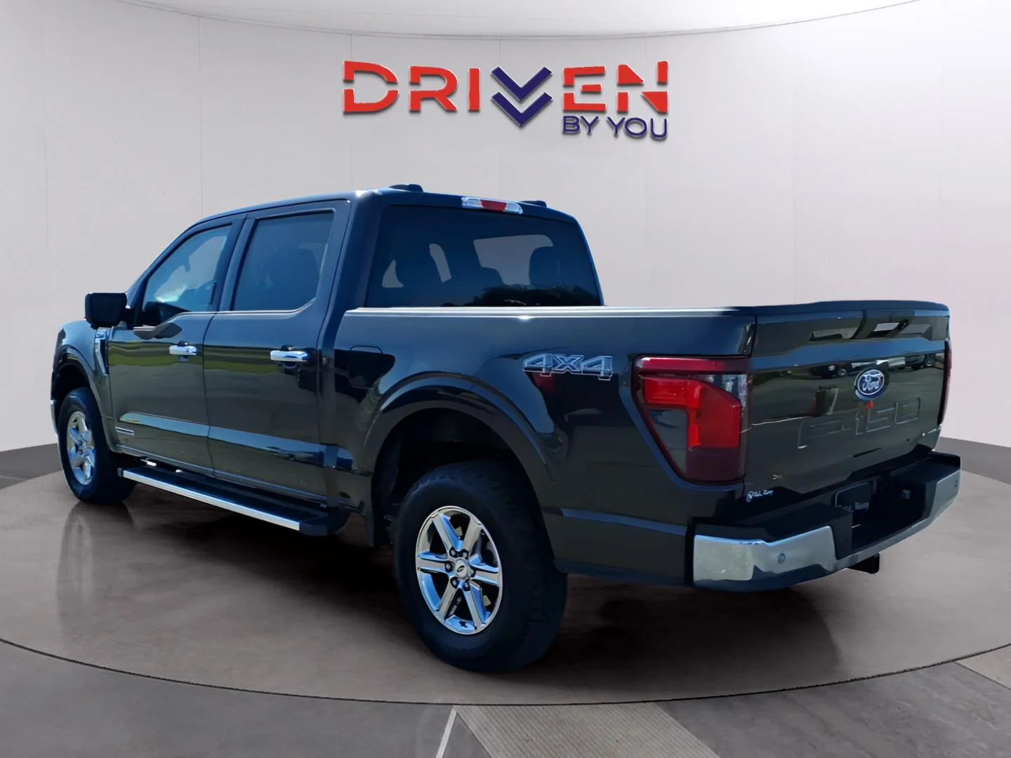 Used 2024 Darkened Bronze Metallic Brown Ford XLT image 5