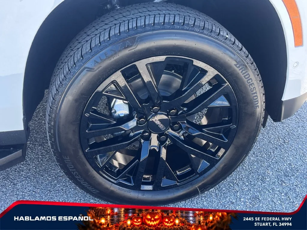 New 2027 Summit White GMC Elevation image 22