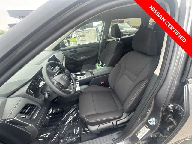Used 2025 Gray Nissan S image 11