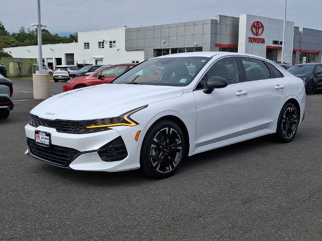 Used 2022 White Kia GT-Line image 4