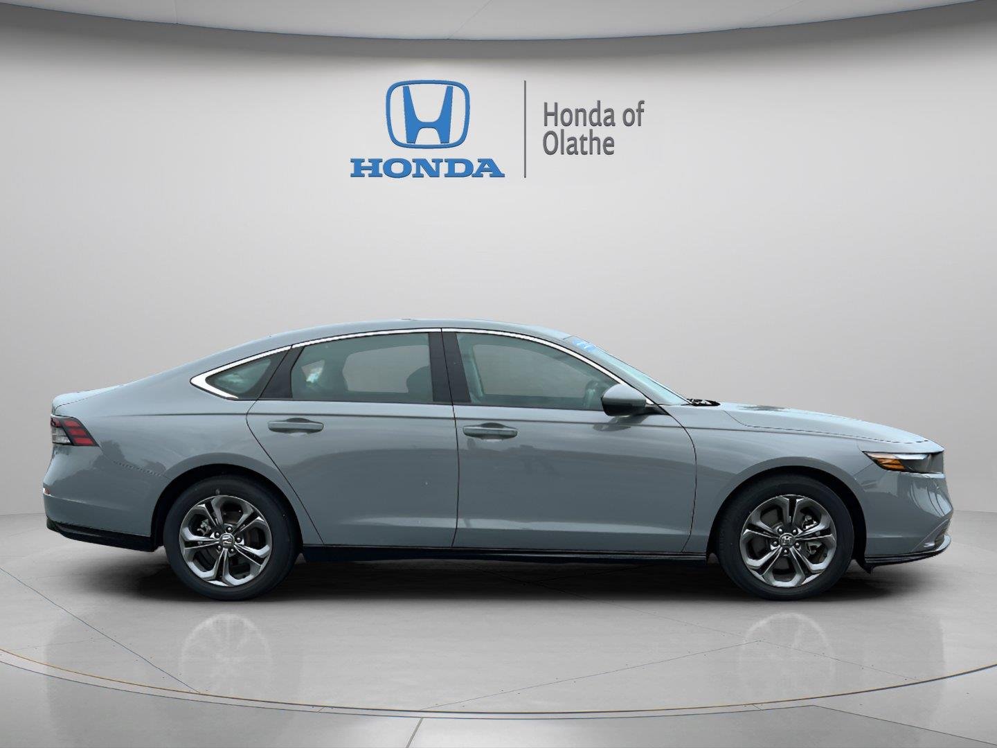 Certified 2025 Honda Accord Hybrid EX-L with VIN 1HGCY2F64SA085467 for sale in Kansas City