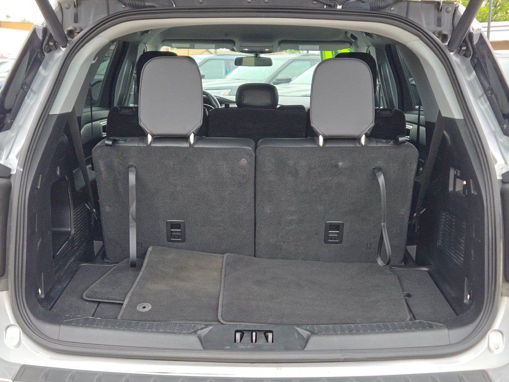 Used 2021 Silver Ford XLT image 16