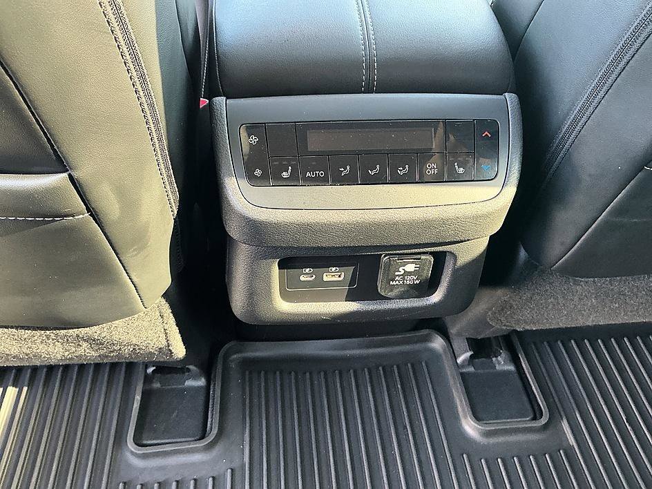 Used 2025 Gun Metallic Nissan Platinum image 25