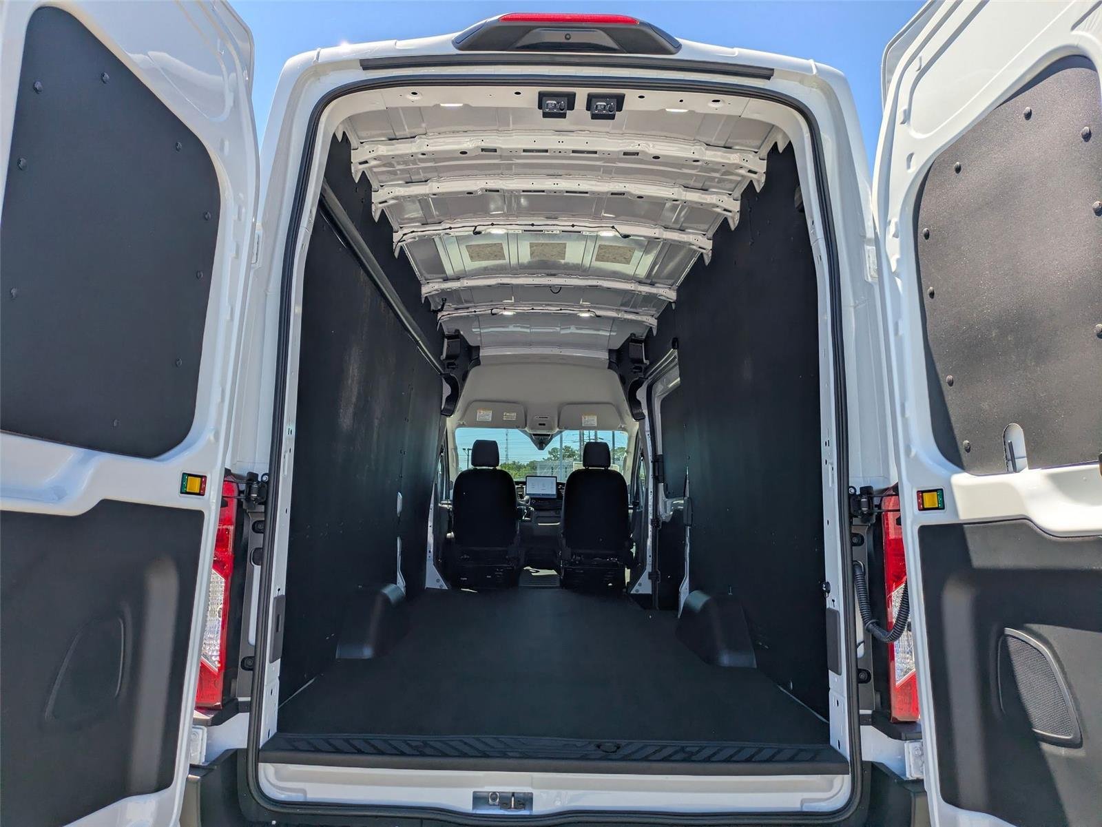 New 2026 Oxford White Ford Cargo Van image 22