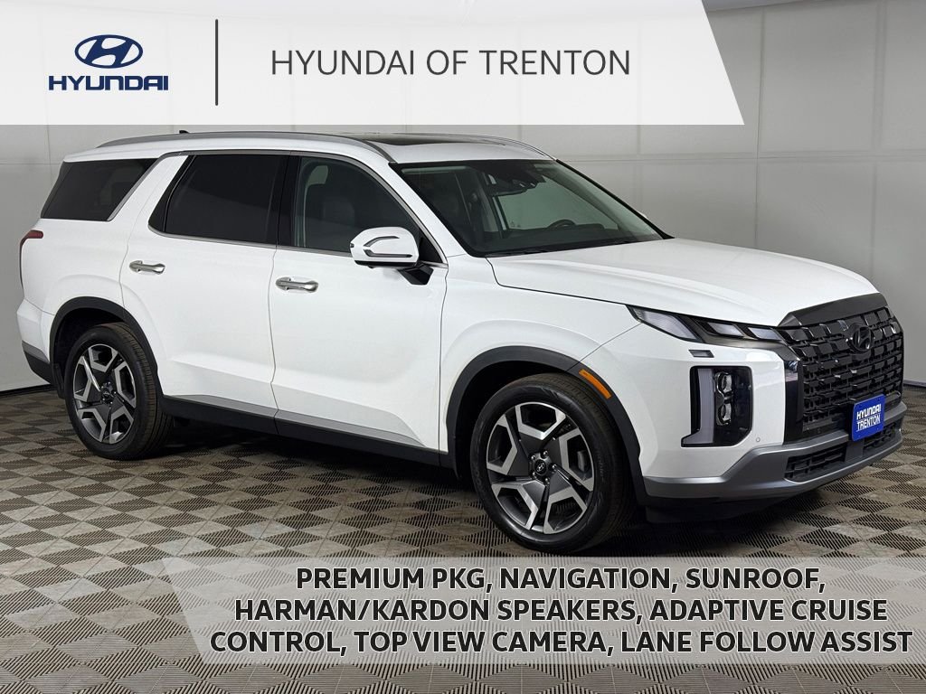 Used 2023 White Hyundai SEL image 1