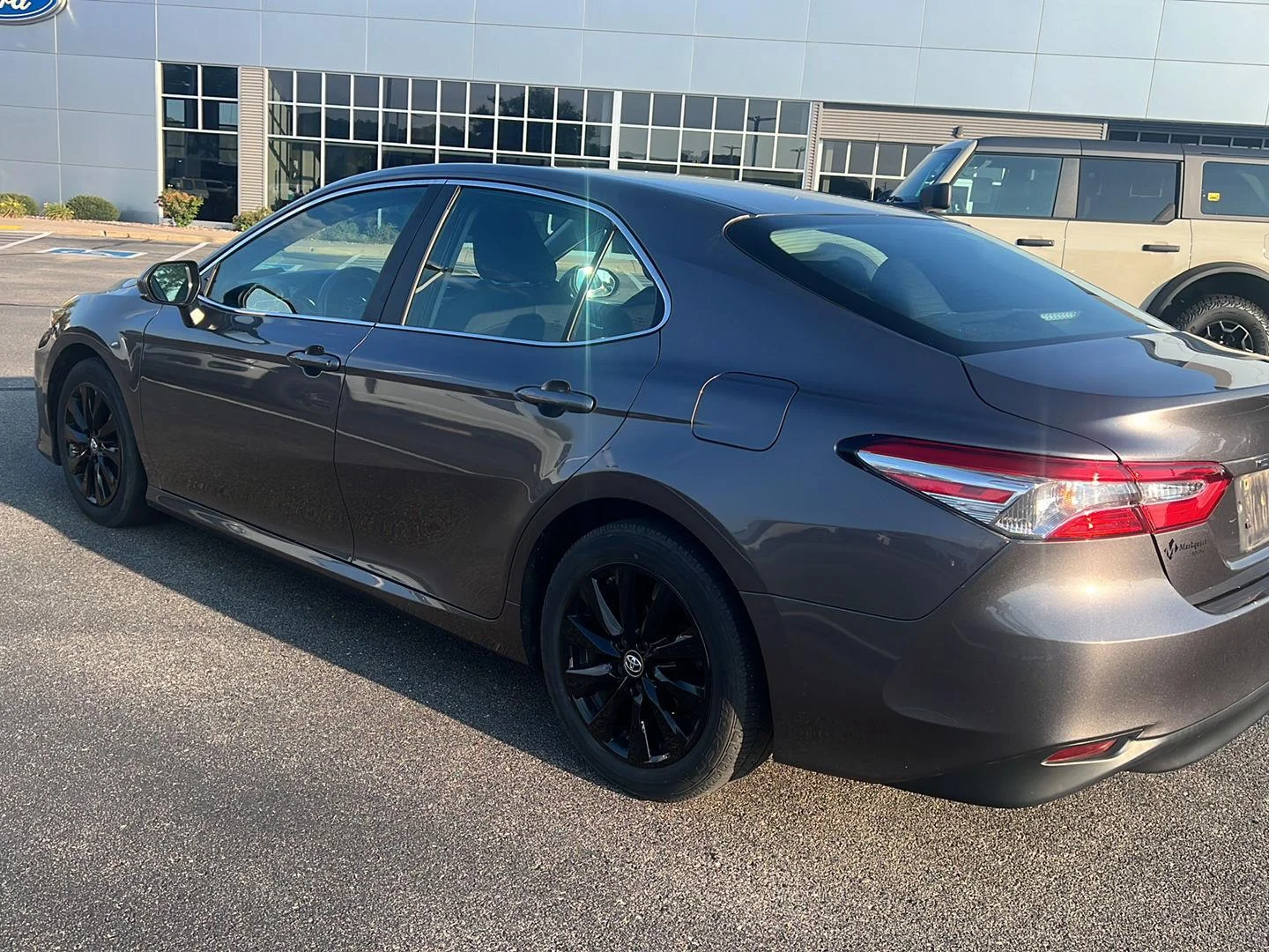 Used 2018 Predawn Gray Mica Toyota LE image 8