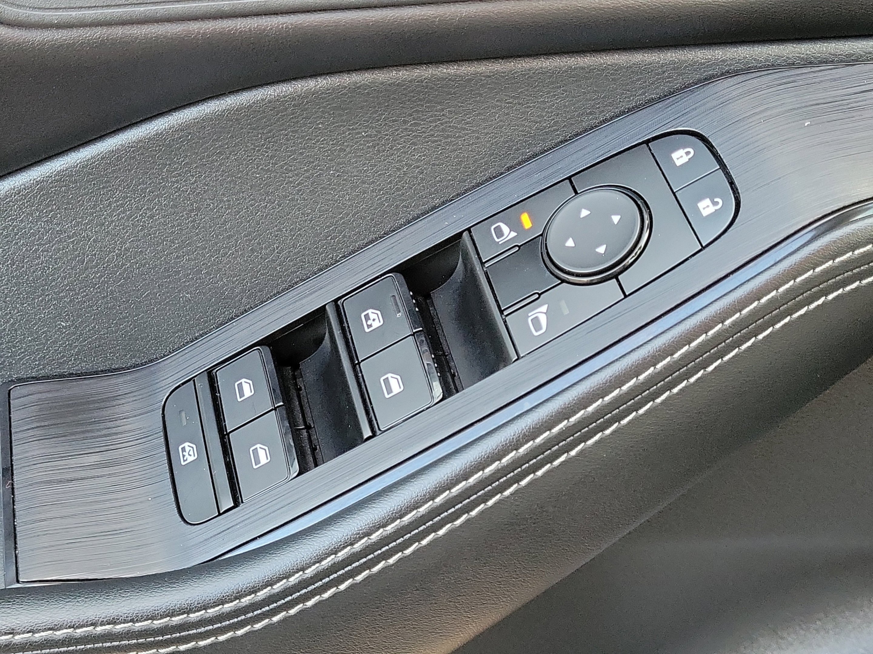 Used 2024 Gun Metallic Nissan SV image 27