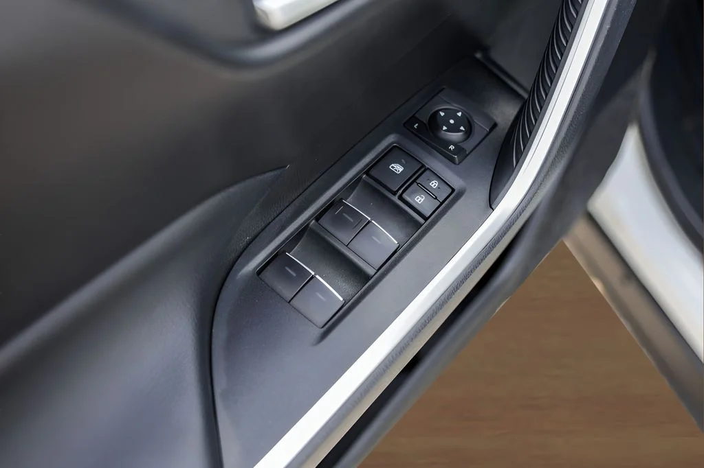 Used 2025 White Toyota XLE image 22