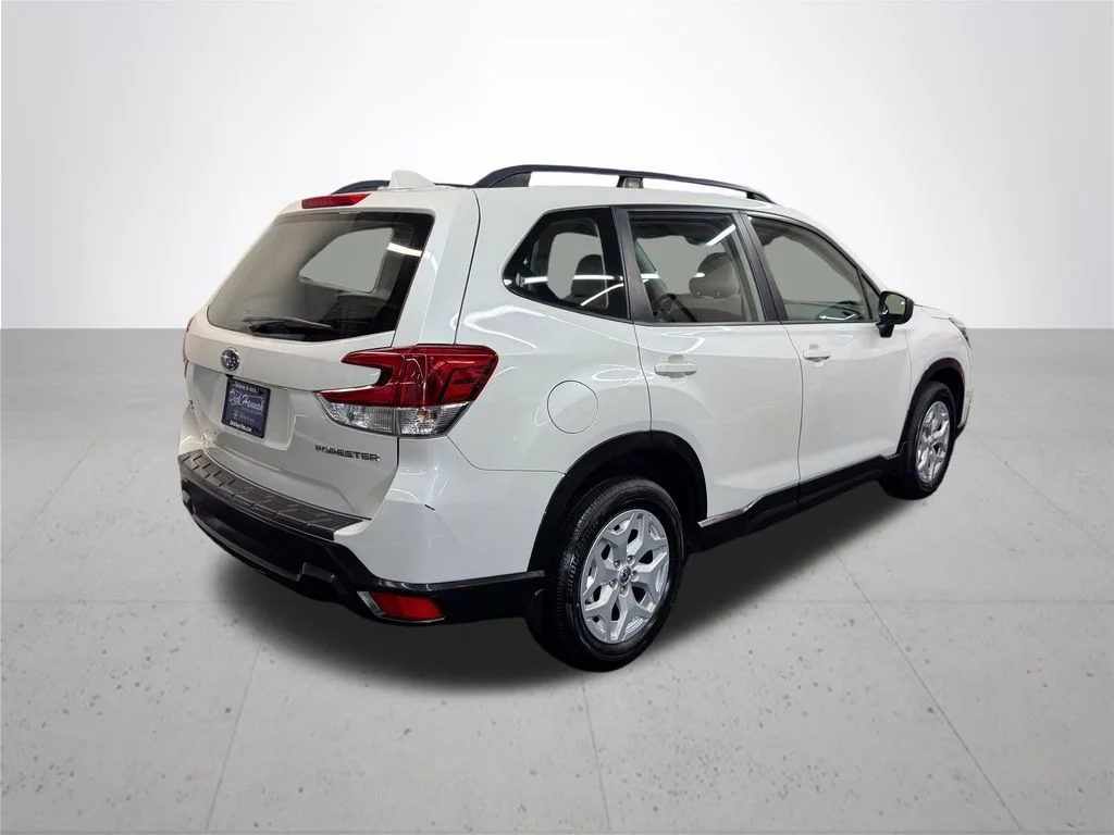 Used 2021 White Subaru Base image 8
