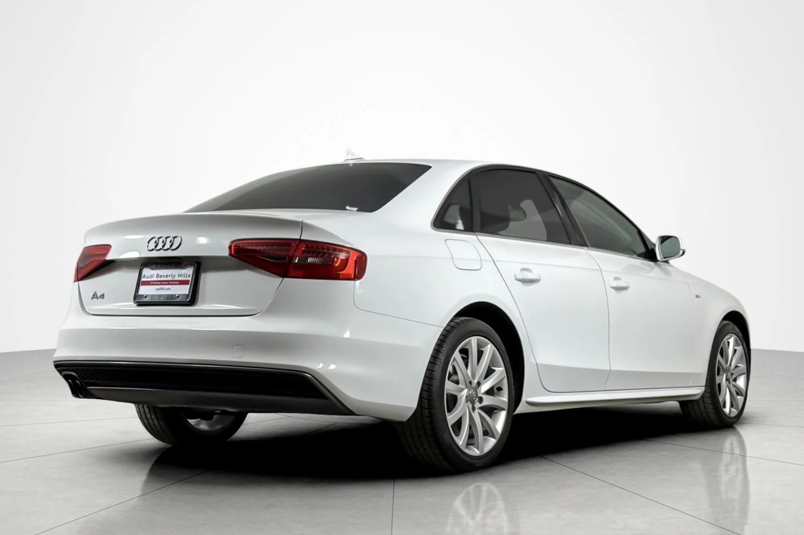 Used 2014 Ibis White Audi 4dr Sdn CVT FrontTrak 2.0T Premium image 5