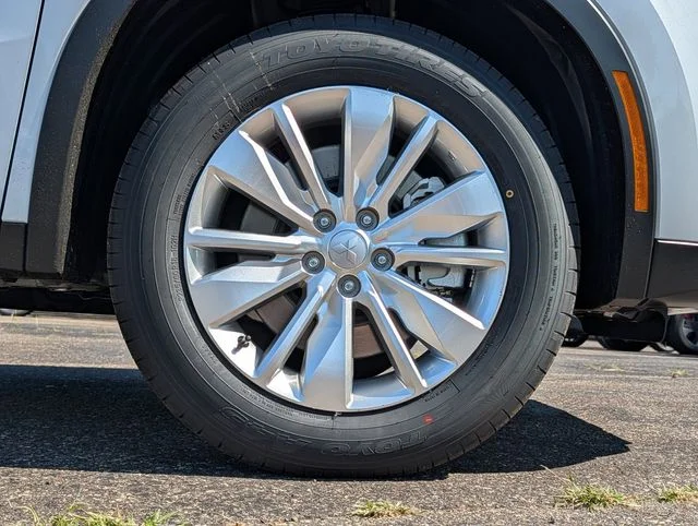 New 2026 White Diamond Mitsubishi ES image 3