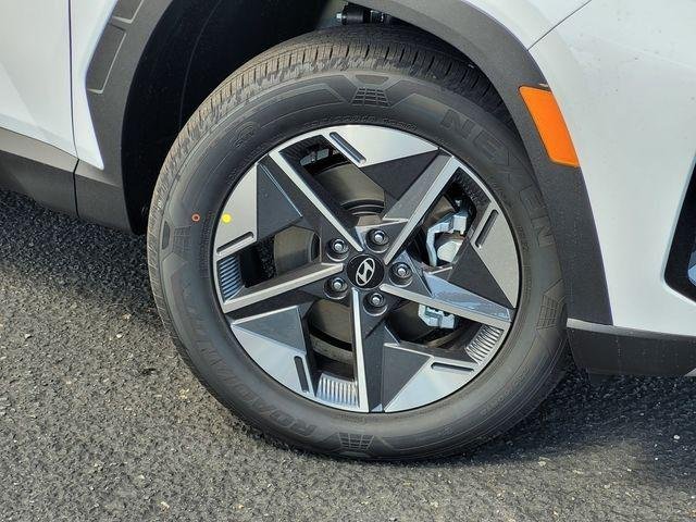 New 2026 White Hyundai SEL AWD image 9