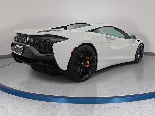 Used 2023 White McLaren TechLux image 5