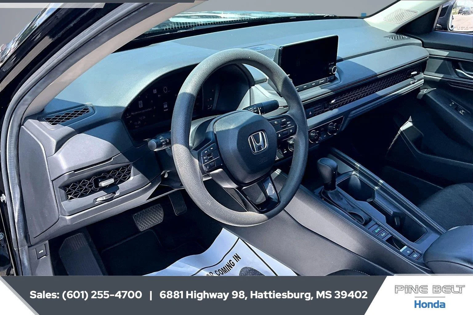 Used 2025 Crystal Black Pearl honda SE CVT image 12