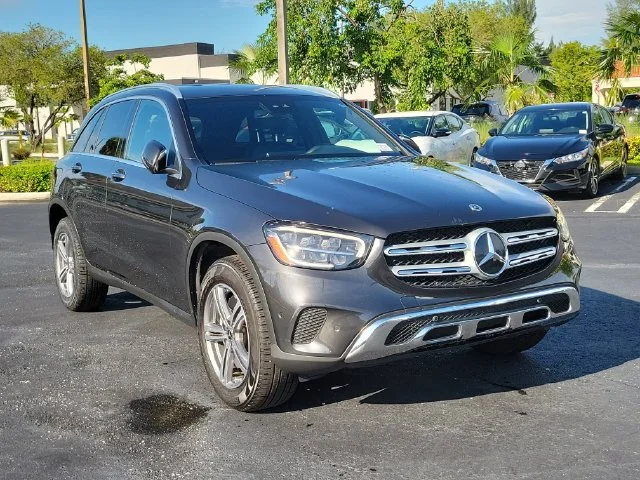 Used 2022 Black Mercedes-Benz GLC 300 image 3