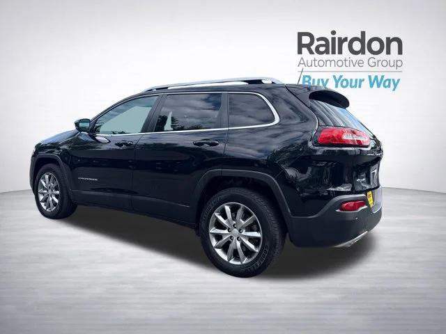 Used 2018 Diamond Black Crystal Pearlcoat Jeep Limited image 5