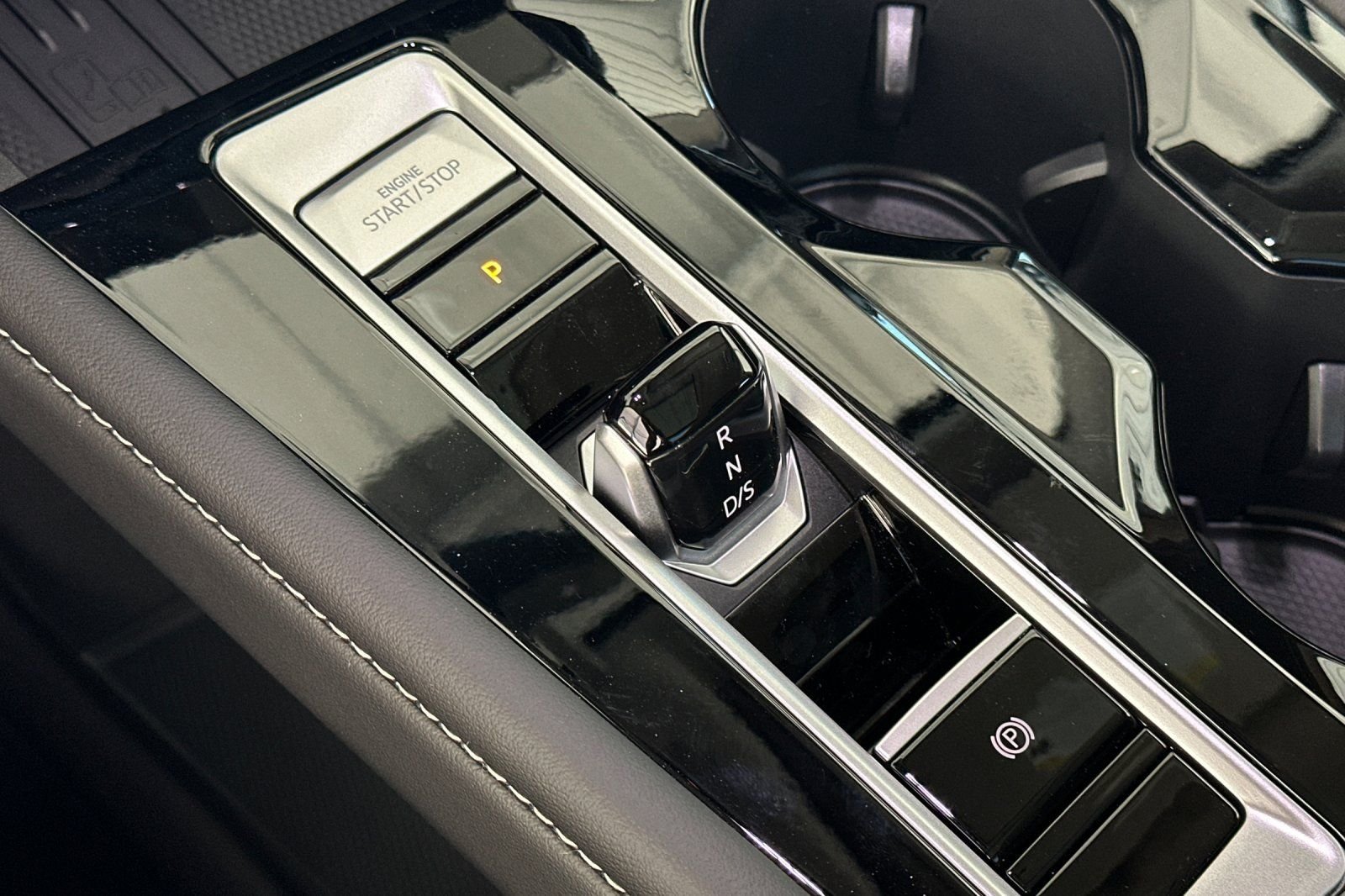 New 2026  Volkswagen SE w/Technology image 22