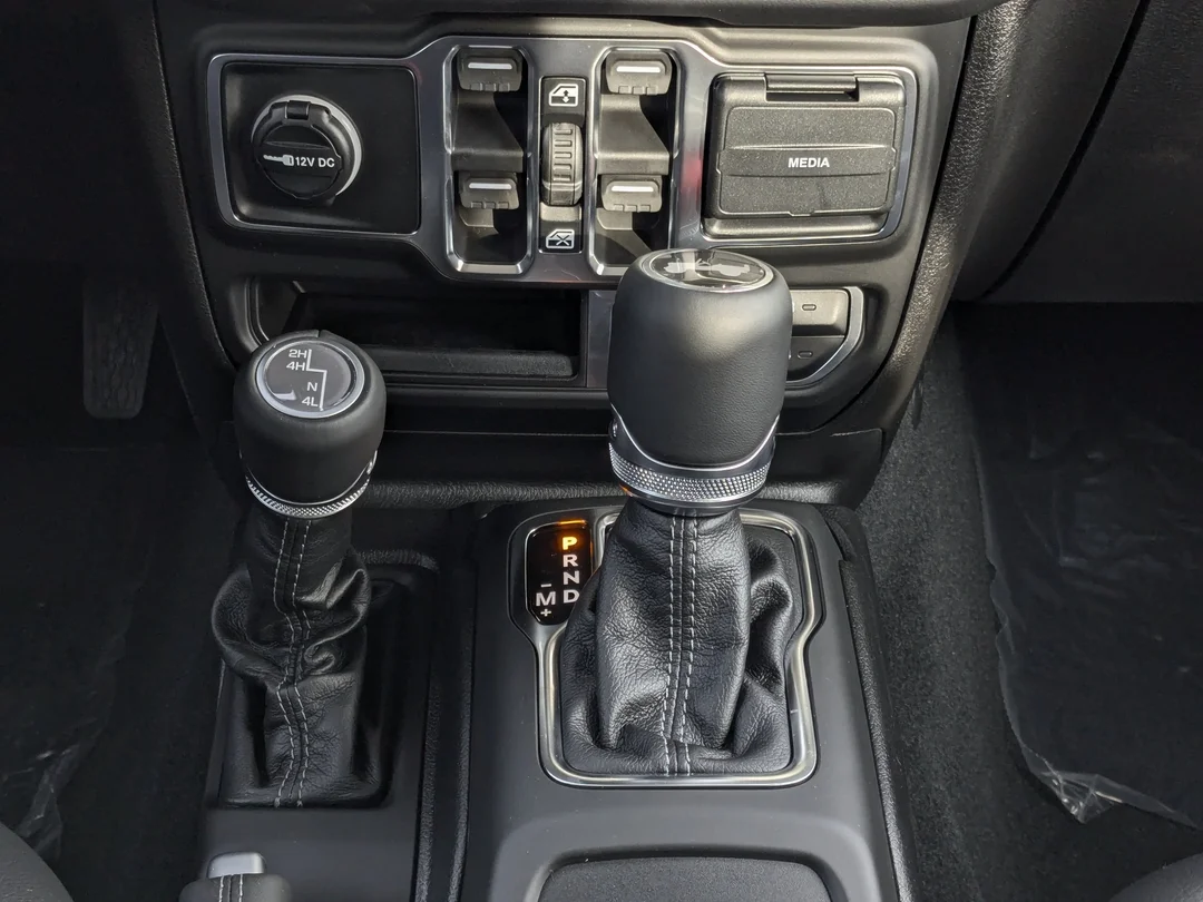 New 2026 Grey Jeep Sahara - - 4x4 - McKinley Leather - Body-Color Top - Alpine Audio - Technology Group & More! image 24
