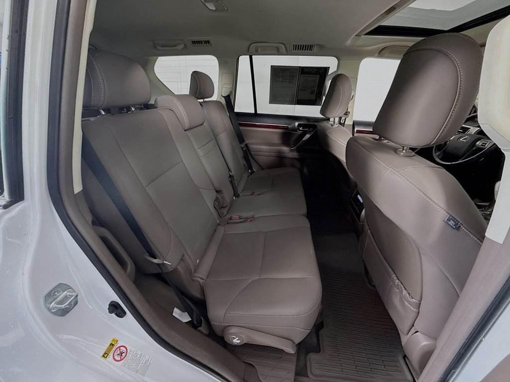 Used 2019 Starfire Pearl Lexus Premium image 28