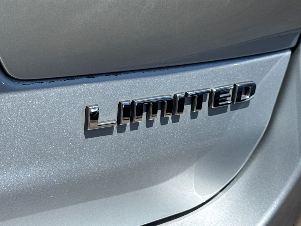 Used 2021 Silver Jeep Limited image 14