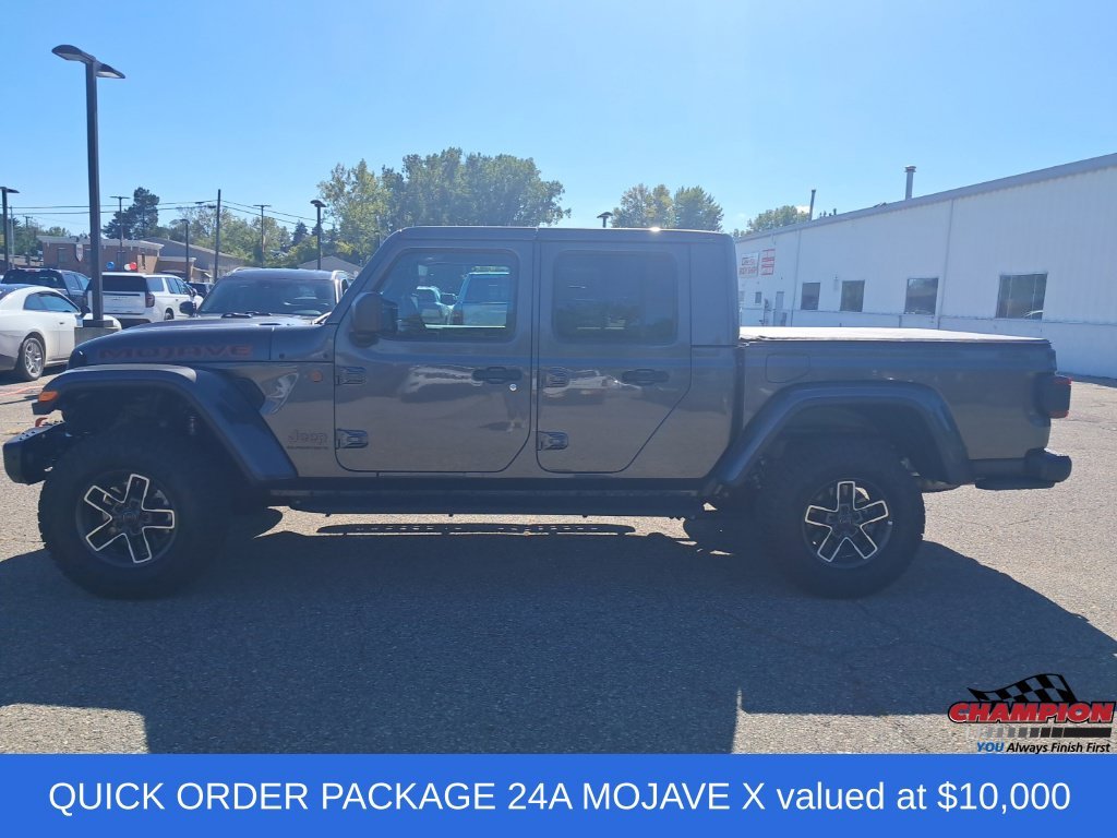 Used 2025 Gray Jeep Mojave image 2