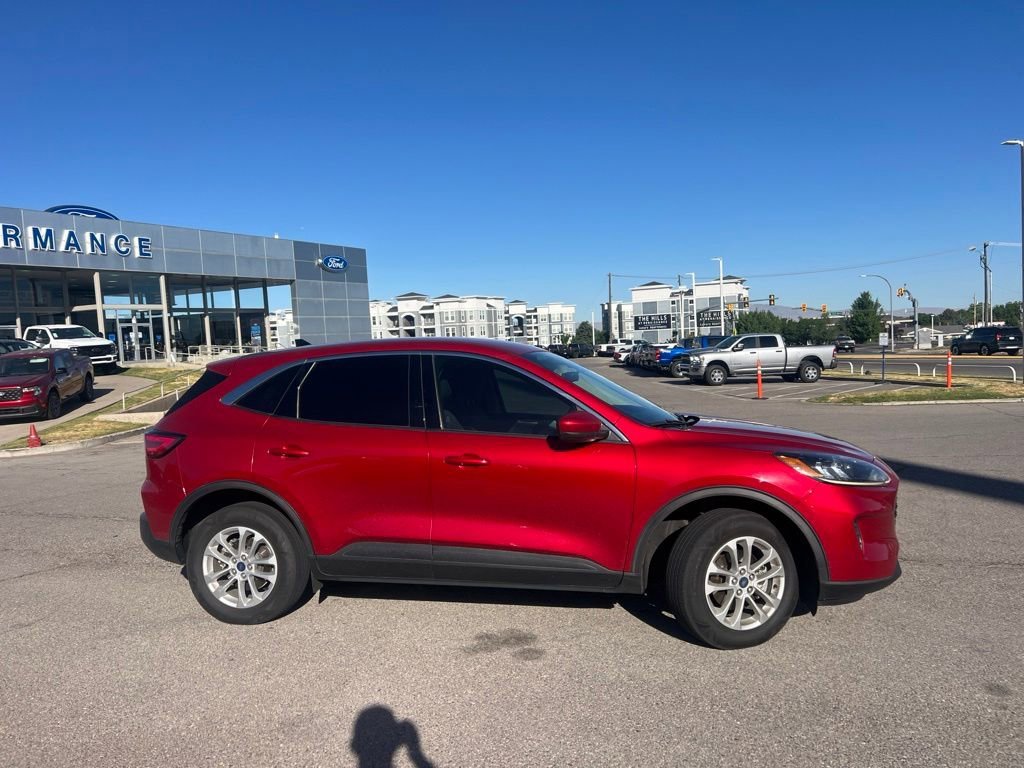 Used 2020 Red Metallic Ford SE image 3