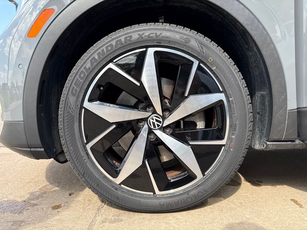 Certified Used 2023 Black Volkswagen Pro S image 28