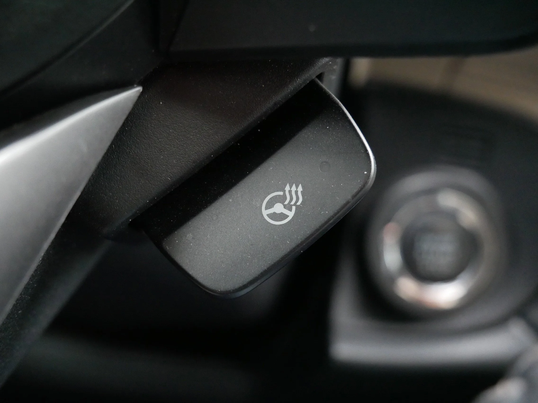 Used 2023 Crystal Black Silica Subaru Limited image 30