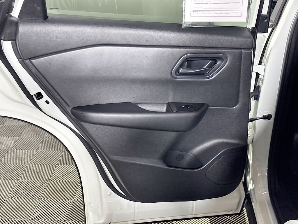 Used 2024 White Nissan S image 18