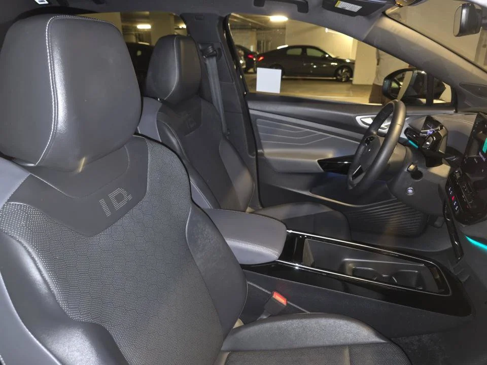 Used 2023 Black Volkswagen S image 4