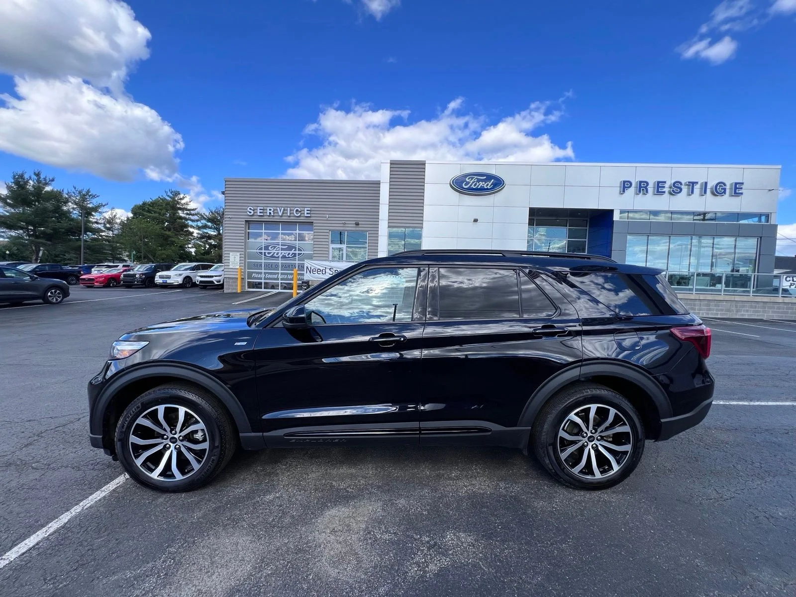 Certified Used 2023 Agate Black Metallic Ford ST-Line image 5