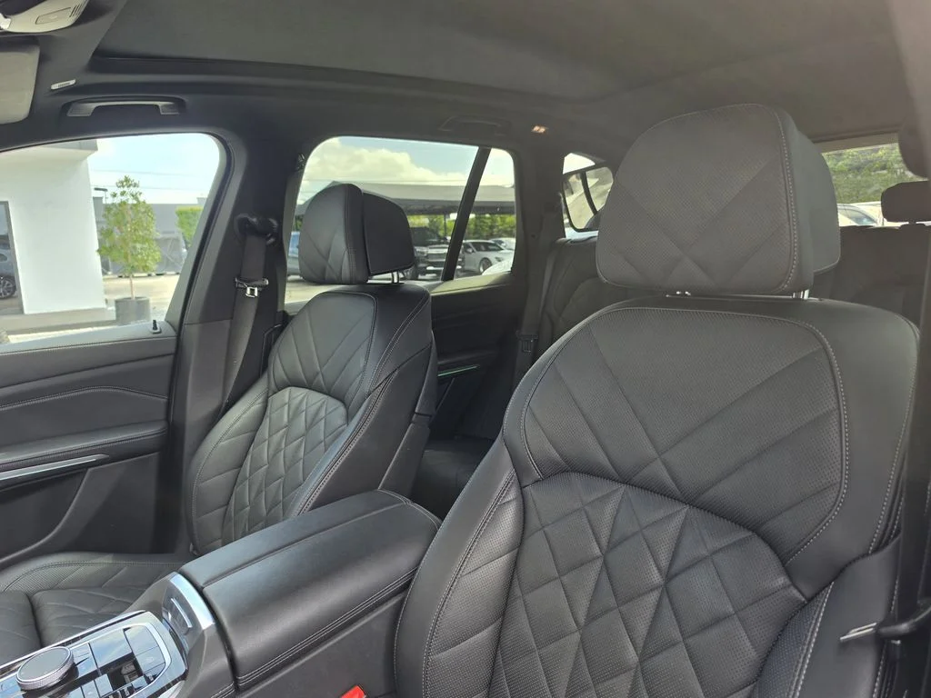 Used 2024 Gray BMW sDrive40i image 16