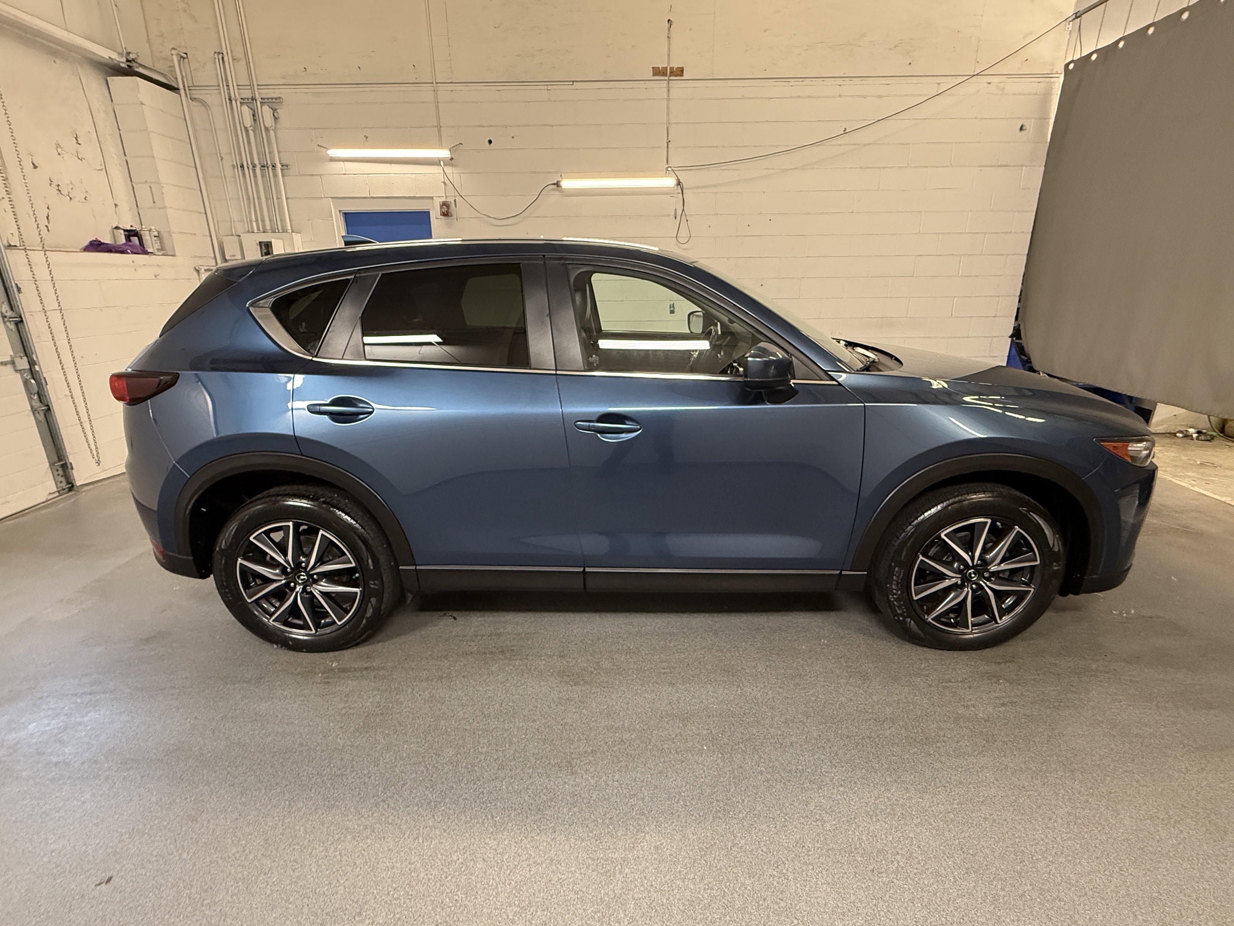 Used 2018 Eternal Blue Mica Mazda Touring image 10