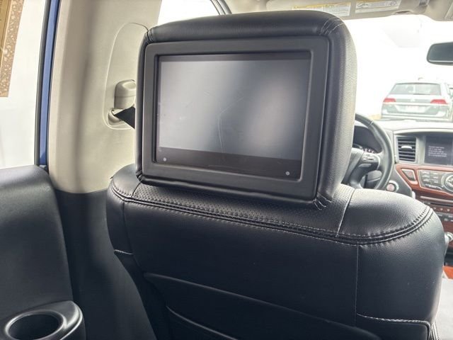 Used 2017 Caspian Blue Nissan Platinum image 14