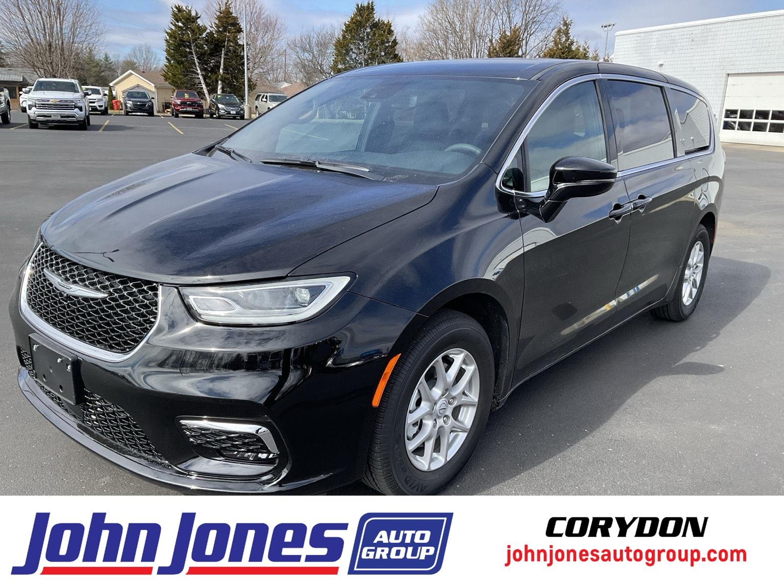 2025 Chrysler Pacifica Select