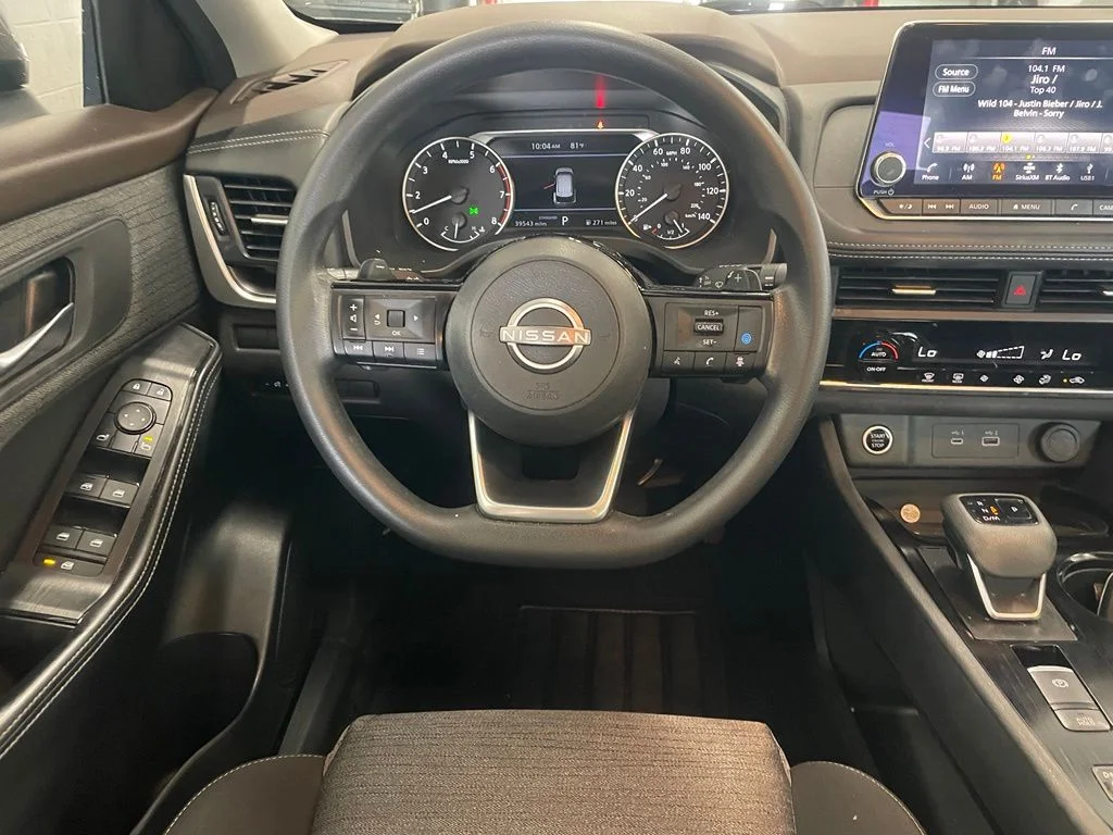 Used 2023 Gray Nissan SV image 13