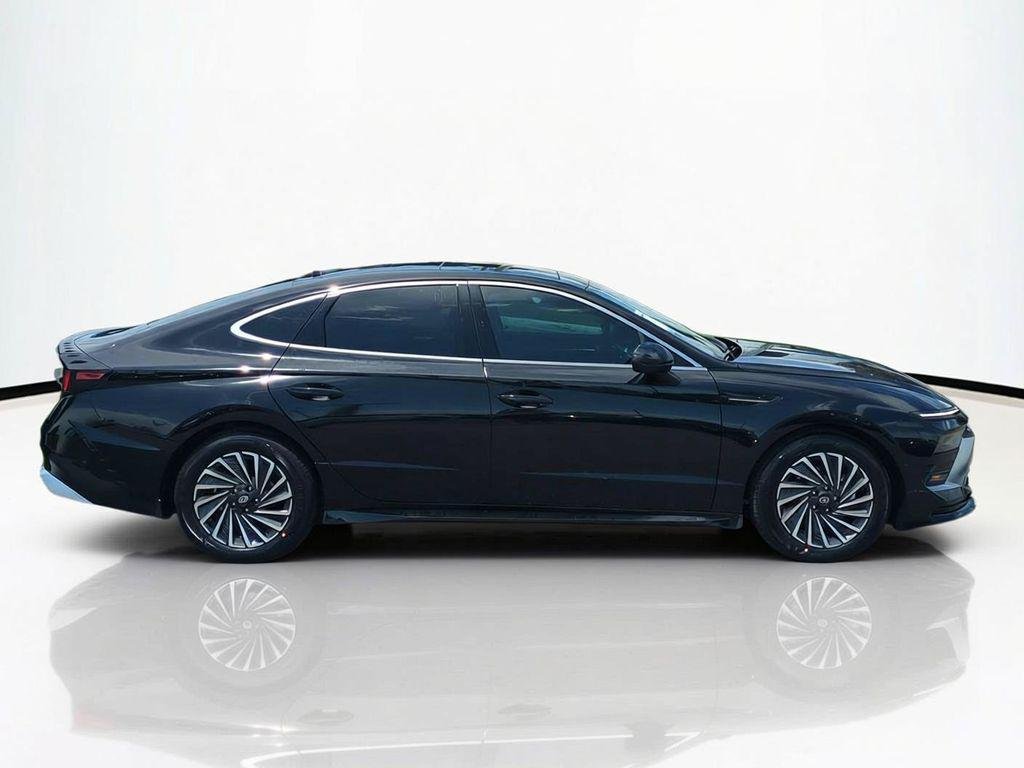New 2026 Black Hyundai Limited image 4