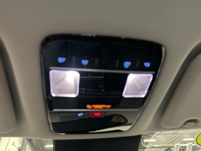 Used 2025 White Hyundai SEL image 31