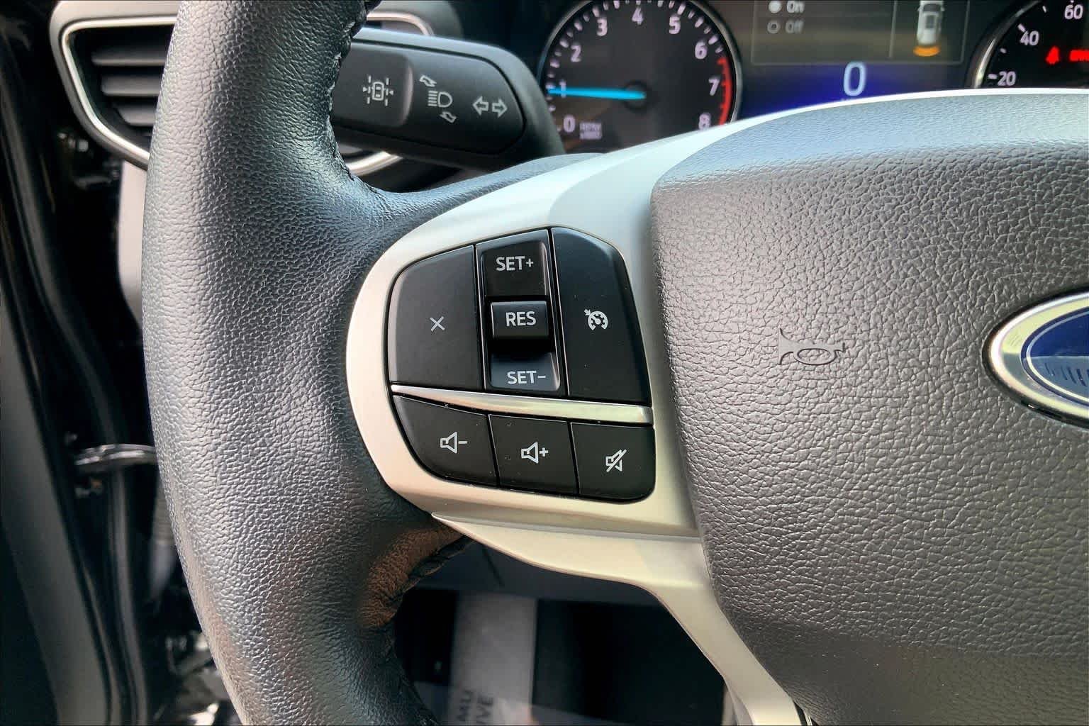 Used 2023 Agate Black Metallic Ford XLT image 22